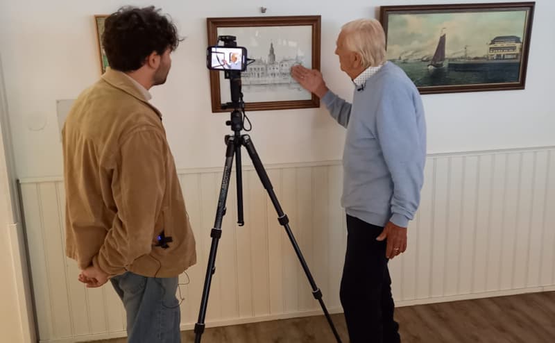 Reportage Omroep Vlaardingen over expositie van Jan Anderson in het Zonnehuis