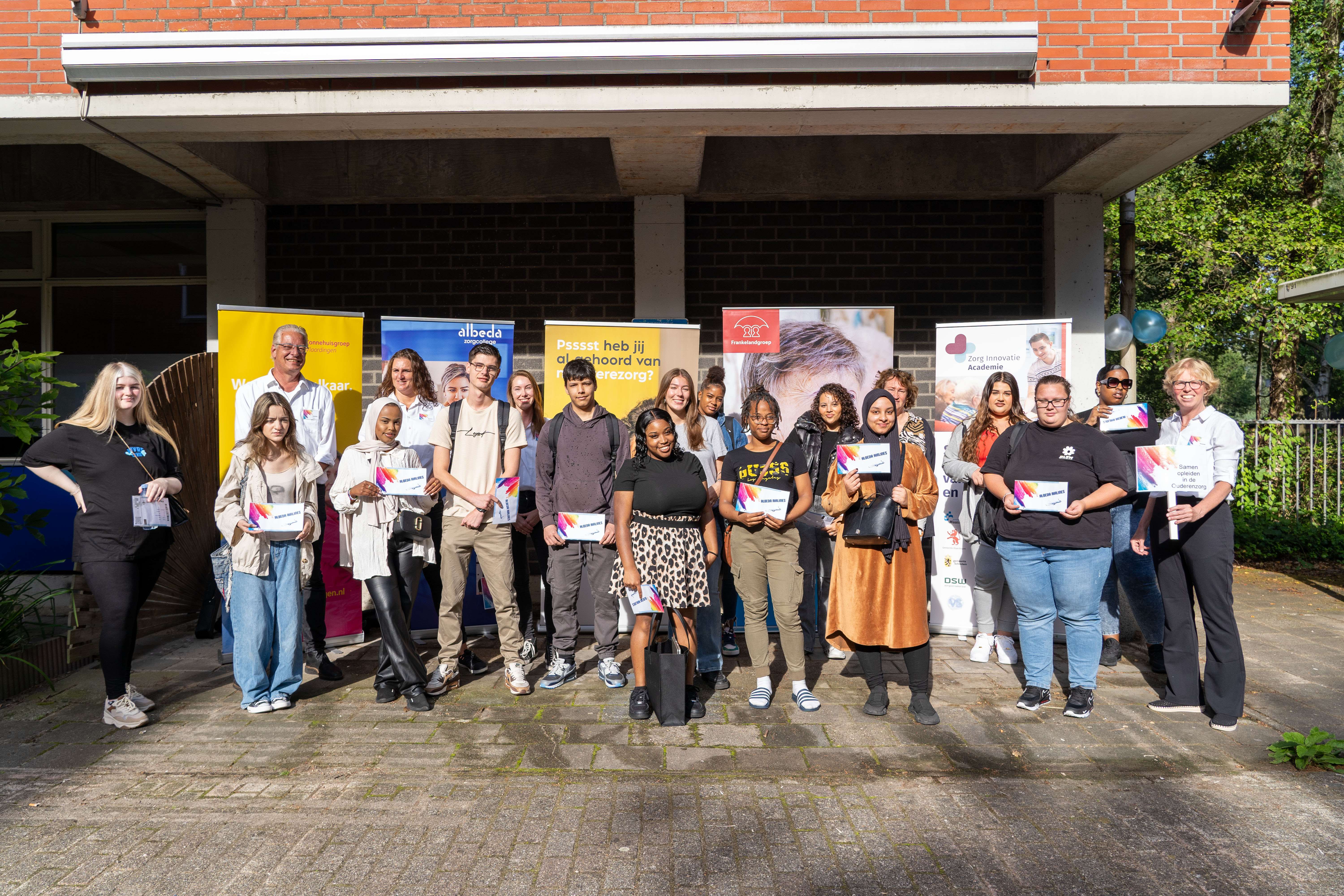 Nieuwe mbo-opleiding: Samen opleiden in de ouderenzorg gestart