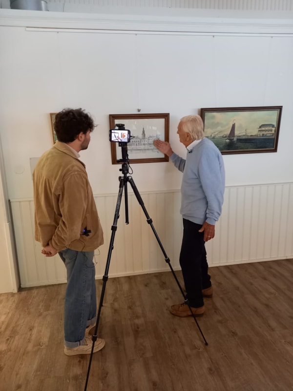 Reportage Omroep Vlaardingen over expositie van Jan Anderson in het Zonnehuis