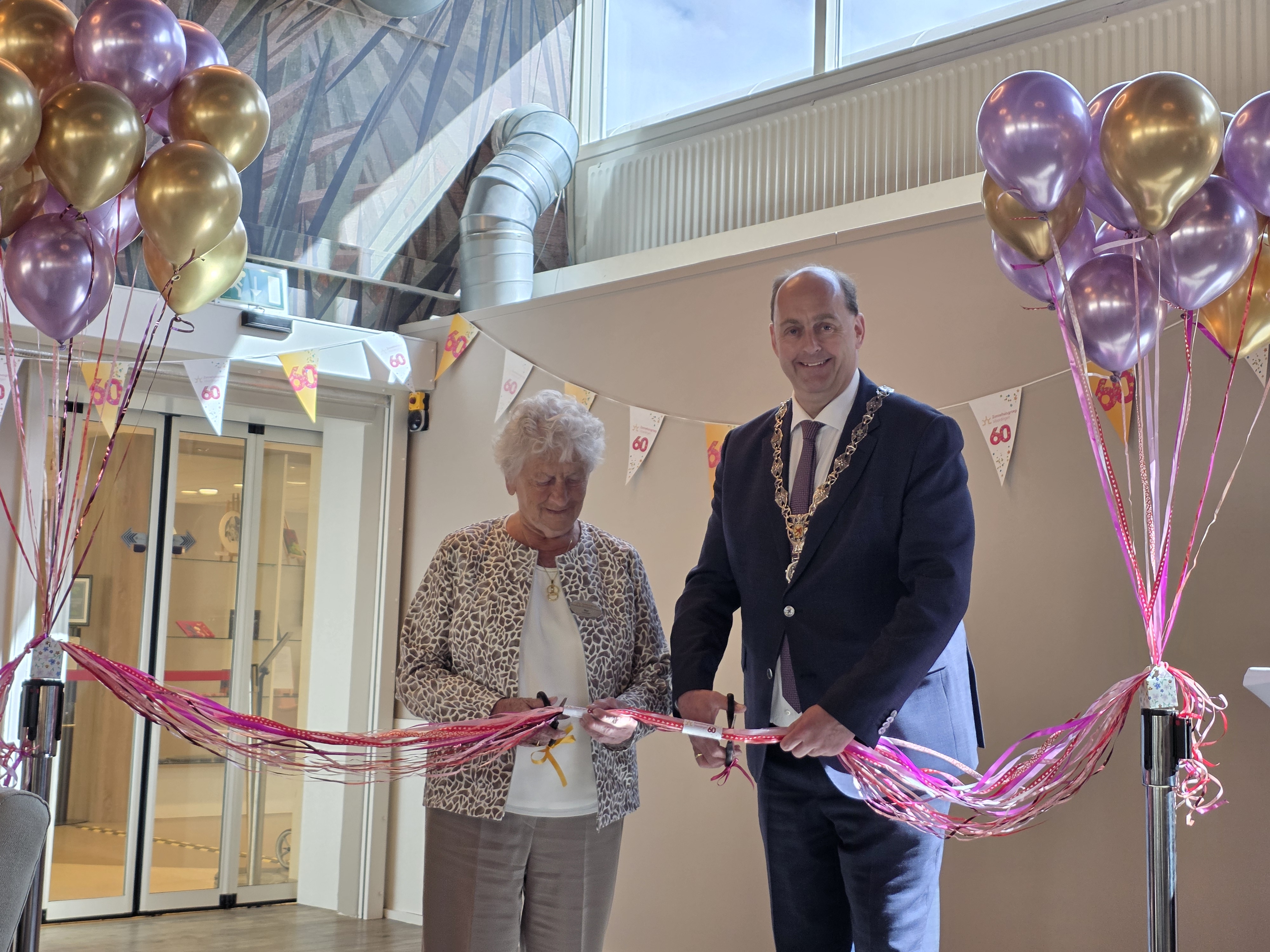 Zonnehuisgroep Vlaardingen trapt jubileumjaar af met feestelijke opening vernieuwde Brasserie 